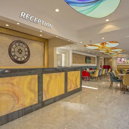 Hotel Mandalin Antália